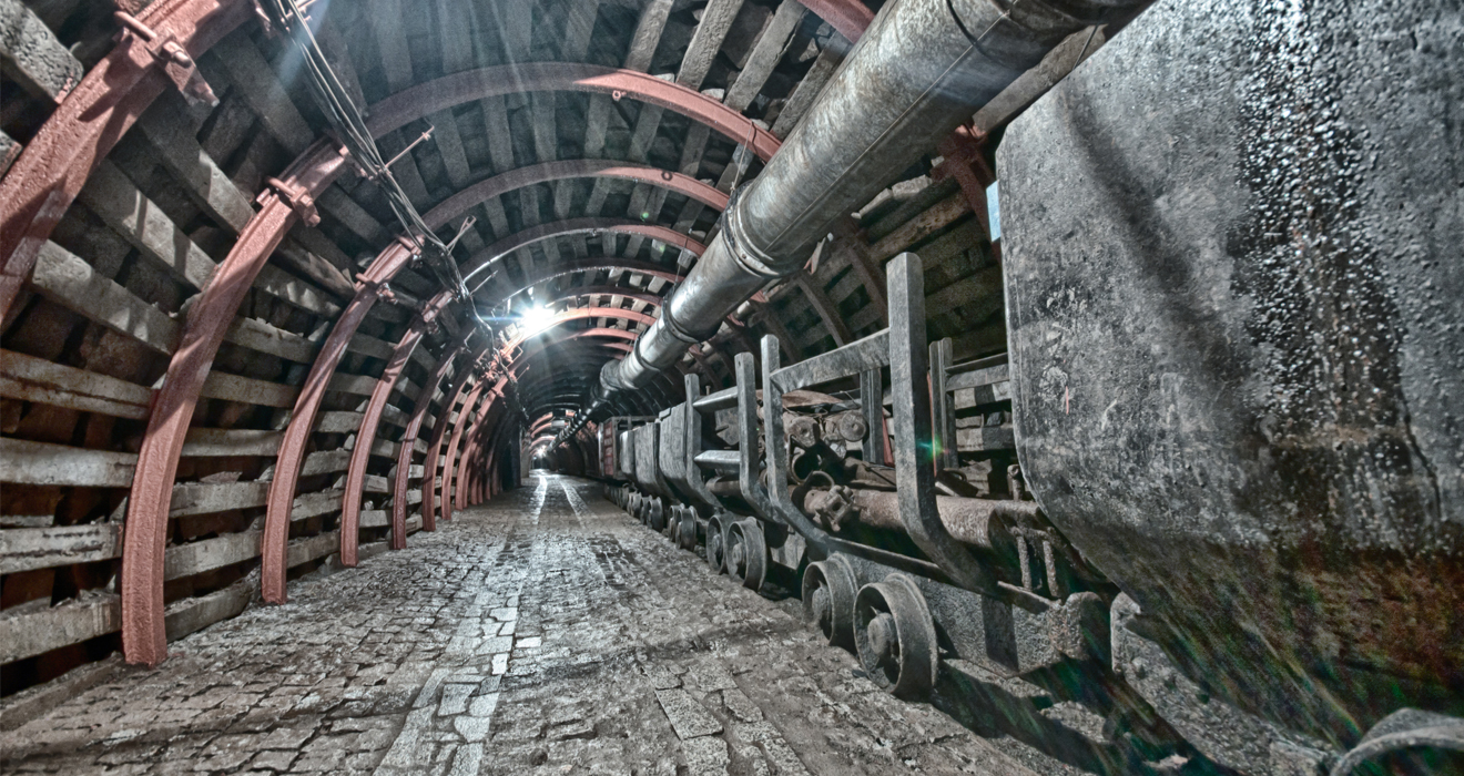 Provide technical solutions and processes for the construction of coal mine exhaust air ducts