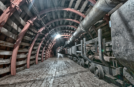 Coal mine ventilation tunnel - Analysis of the def